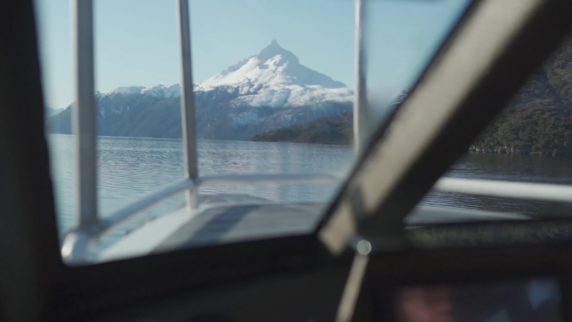 Paisaje patagónico desde el agua